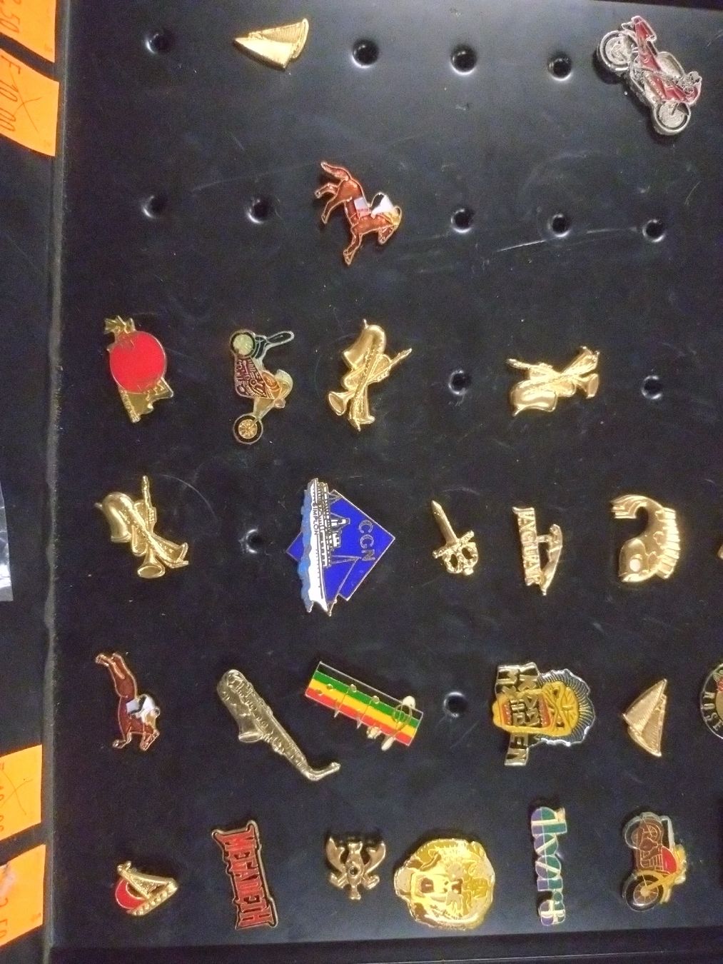 Plaketten & Abzeichen: Collection de Pins divers  Doors Megadeth 70+ pièces – Gebraucht aus Farvagny-le-Grand von LaCaverne 4