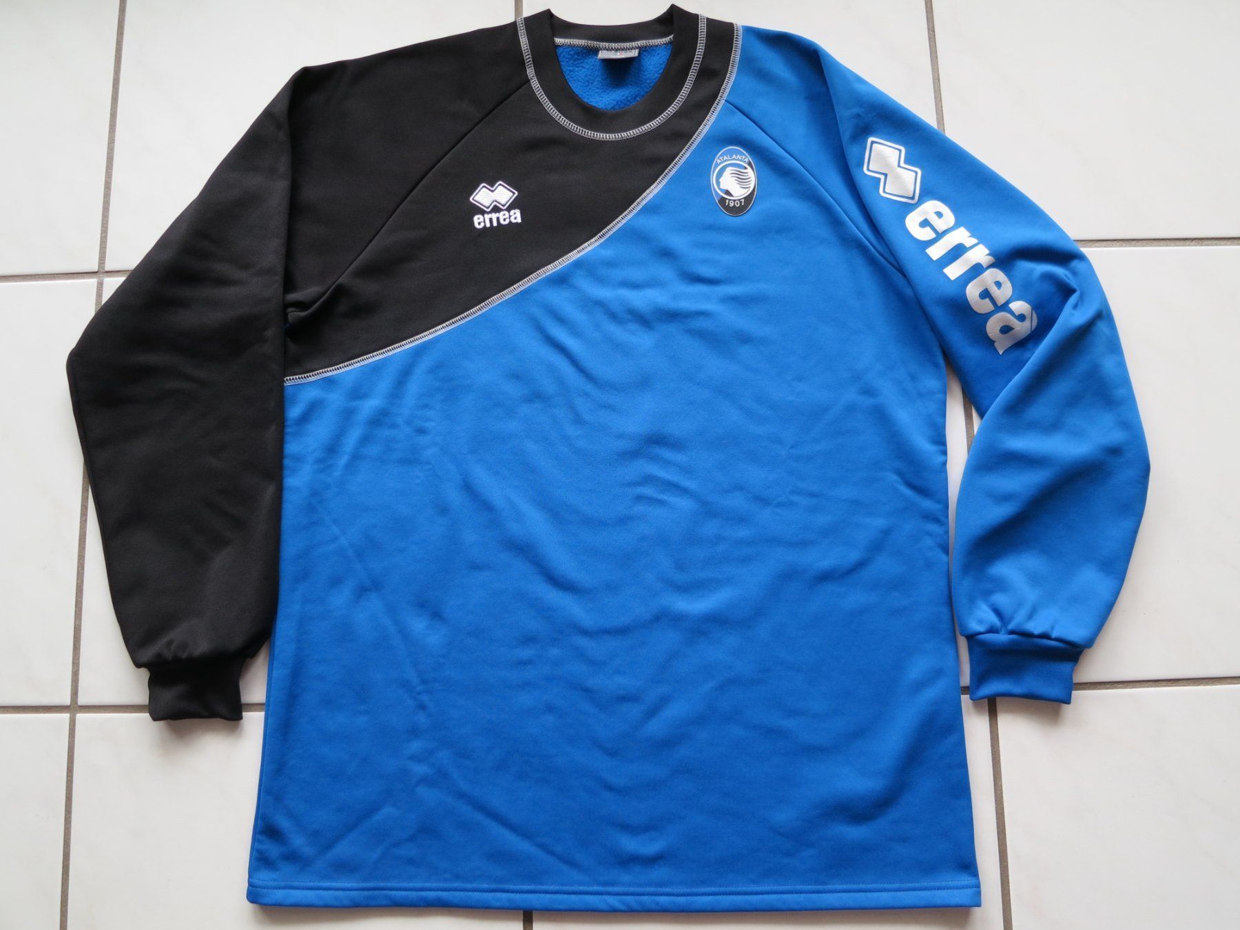 Leibchen & Hosen: Erreà Trainingspullover Atalanta Bergamo - Seria A - Italia – Gebraucht aus Niederbipp von schnaepplifan