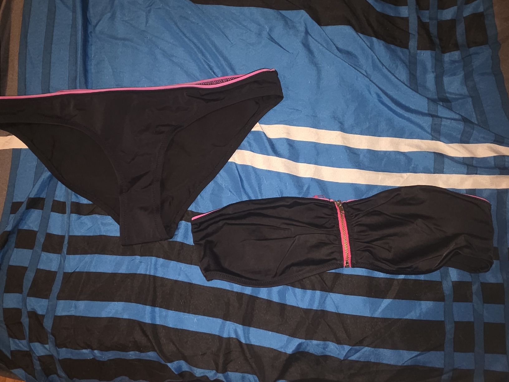 Costumi da bagno & Bikini: Schwarzer Bikini mit pinken Details - Grösse 40 – Nuovo (secondo la descrizione) da Kriens venduto da Caroline_Schweiz