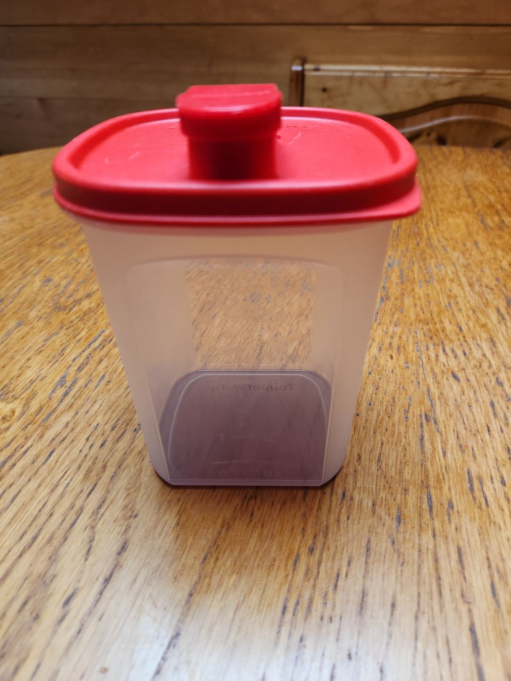 Tupperware Recipients et similaires: Tupperware Slim Krug 1l Rot – D'occasion à Gstaad par Meiel2020
