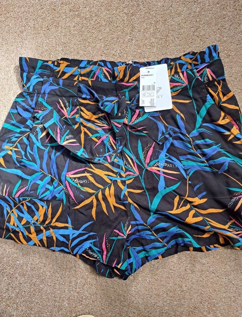 Roxy Pantaloni: Neu Roxy Bunte Baumwollshorts mit Bindemittel M , N.P 59.00 – Nuovo e nell'imballaggio originale da Zermatt venduto da katytesunshine