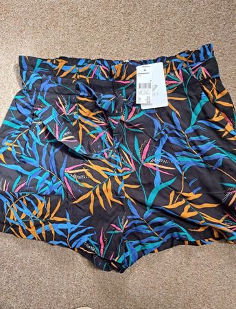 Neu Roxy Bunte Baumwollshorts mit Bindemittel M , N.P 59.00