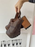 Braune Holz Clogs mit Absatz, Grösse 40