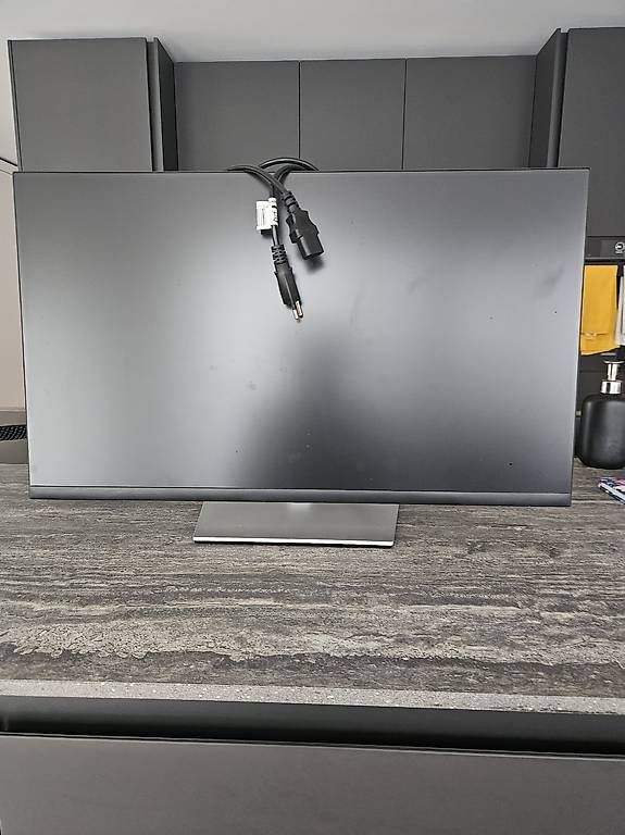 Dell Monitor: Dell Bildschirm zu verkaufen – Usato da Schwerzenbach venduto da cat_w92g
