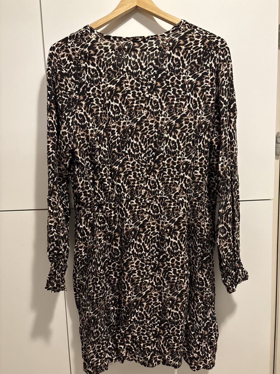 Kleider: Robe à imprimé léopard - Taille 40 – Gebraucht aus Pully von kaba07 3