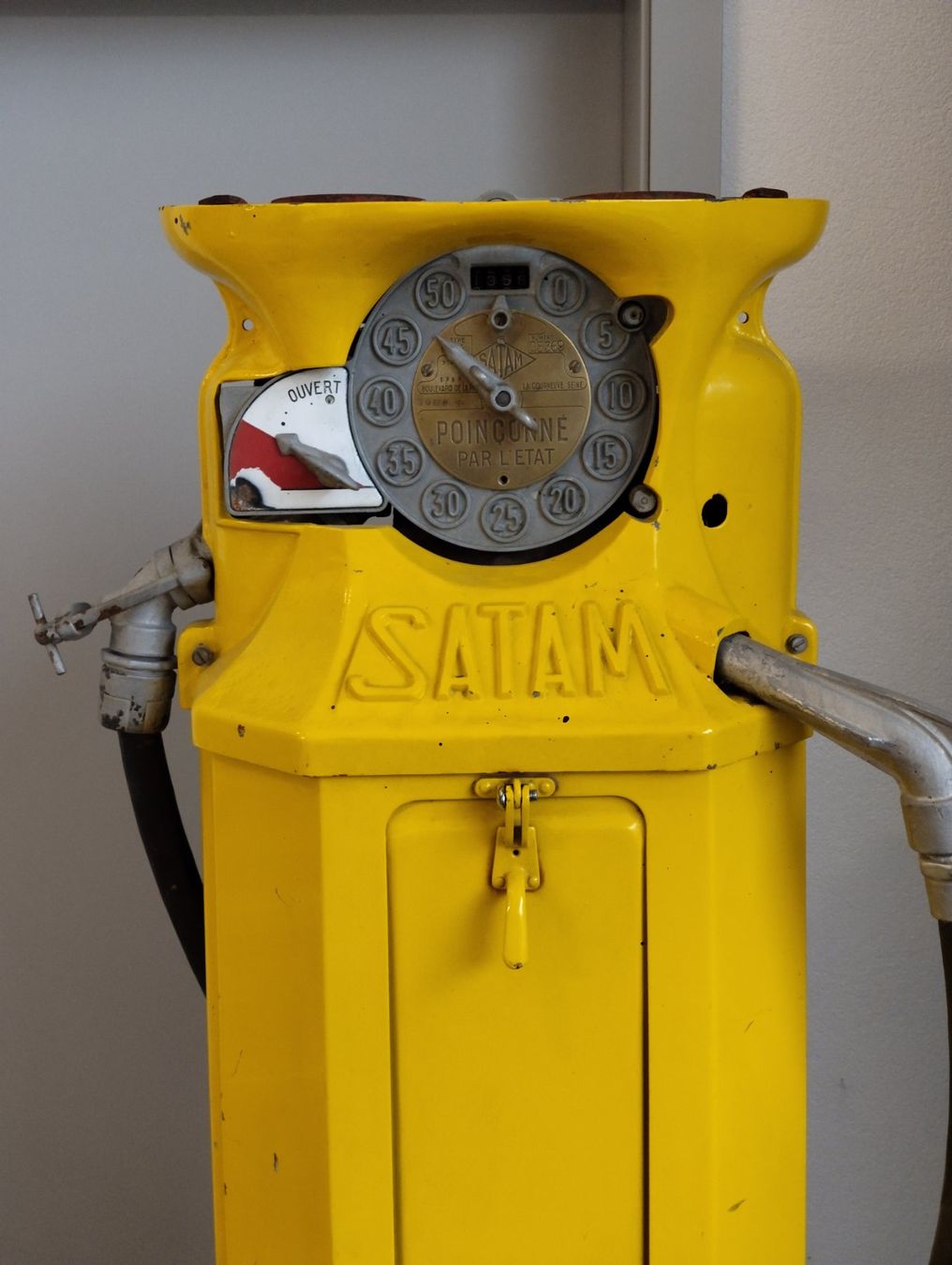 Altre raccolte & rarità: Pompe essence SATAM ancienne jaune objet de décoration – Usato da Sion venduto da von_962s 1