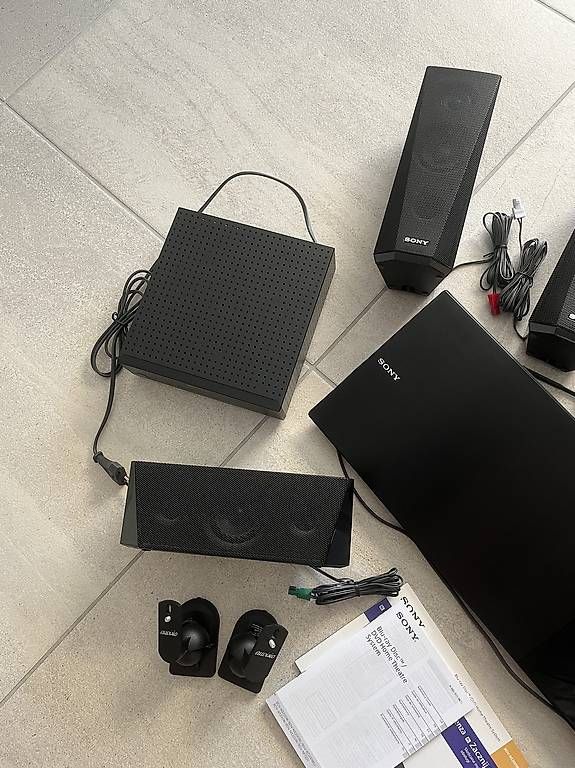 Sony Heimkino: Sony Blu-ray Disc / DVD Home Theatre System  BDV N5200W – Gebraucht aus Obermumpf von  3