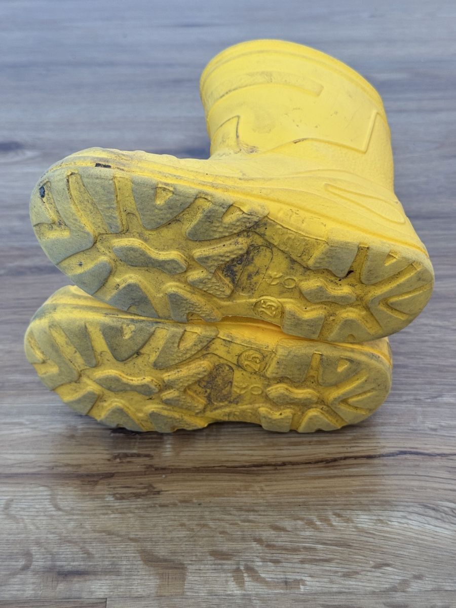 Scarpe per ragazzi: Superleichte Gummistiefel mit Futter Grösse 25 – Usato da Basel venduto da spassbremse 3