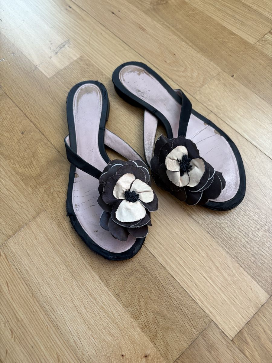 Chanel Scarpe da donna: Chanel Sandalen Flip Flops – Usato da Bern venduto da LoveVintageY2K 6