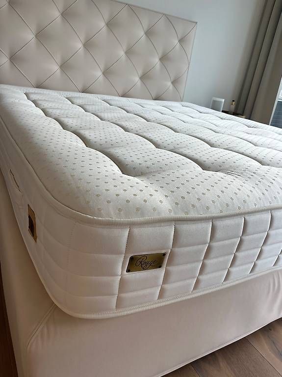 Lits: Boxspringbett 180x200cm Schlossatelier LeDivan mit Matratze – D'occasion à Walchwil par ama_9gny 1