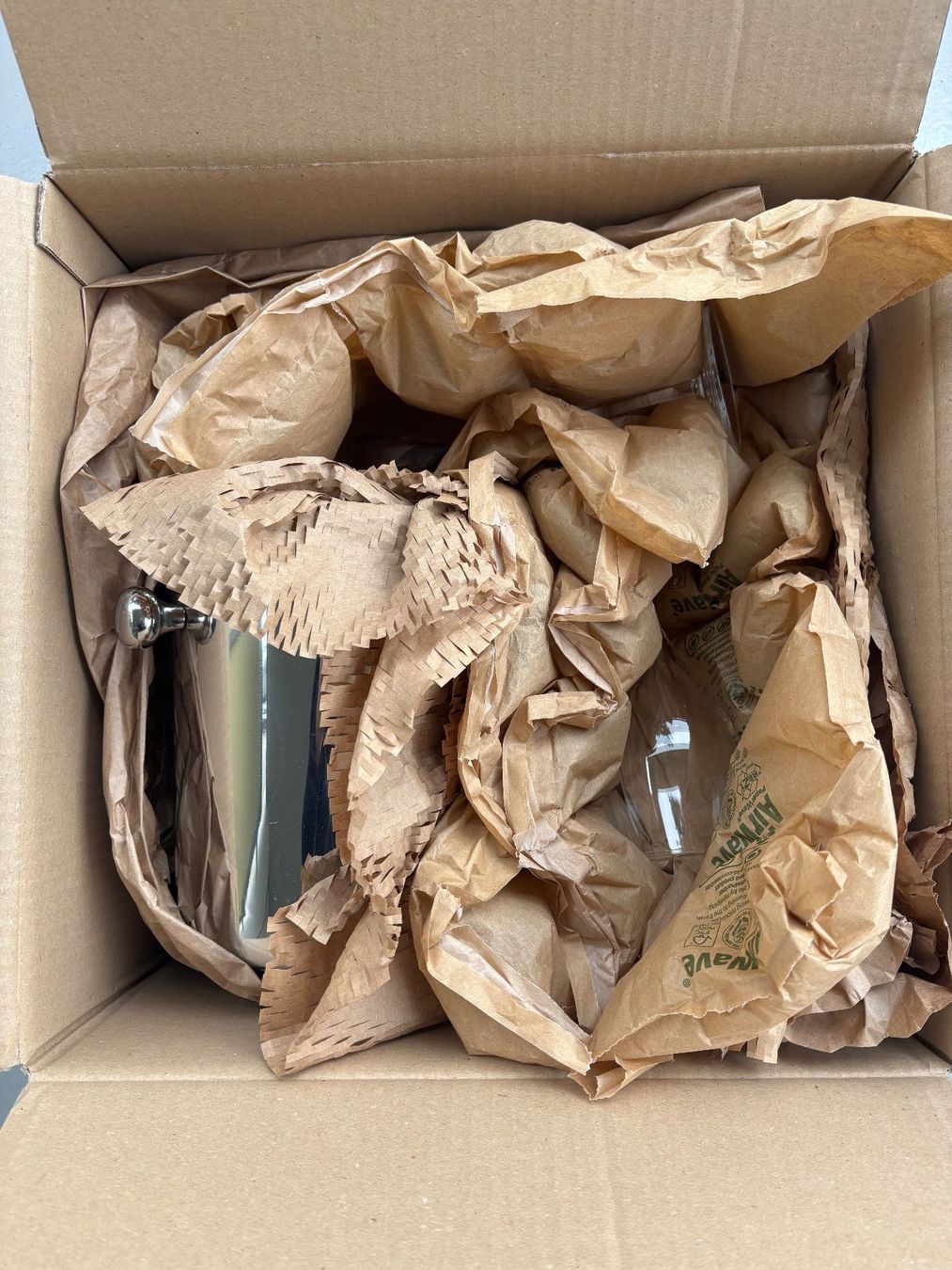 Sonstiges: Champagner-Set: Edelstahlkühler & 4 Gläser, sicherer Versand – Gebraucht aus Zollikon von Ostendo 8