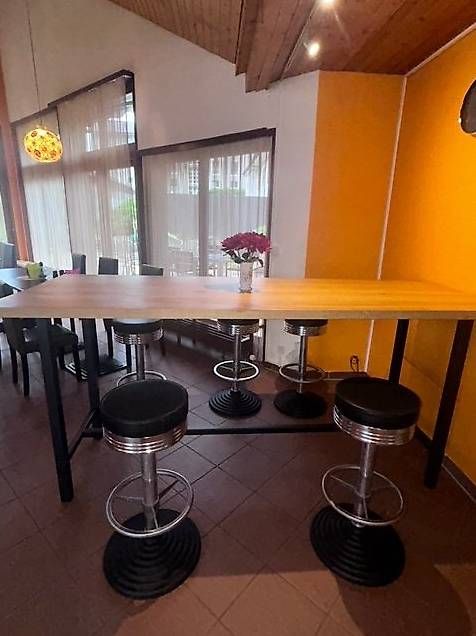 Tavoli: Table haute en chêne pour café/restaurant – Usato da Ollon VD venduto da Rigadin_666 1
