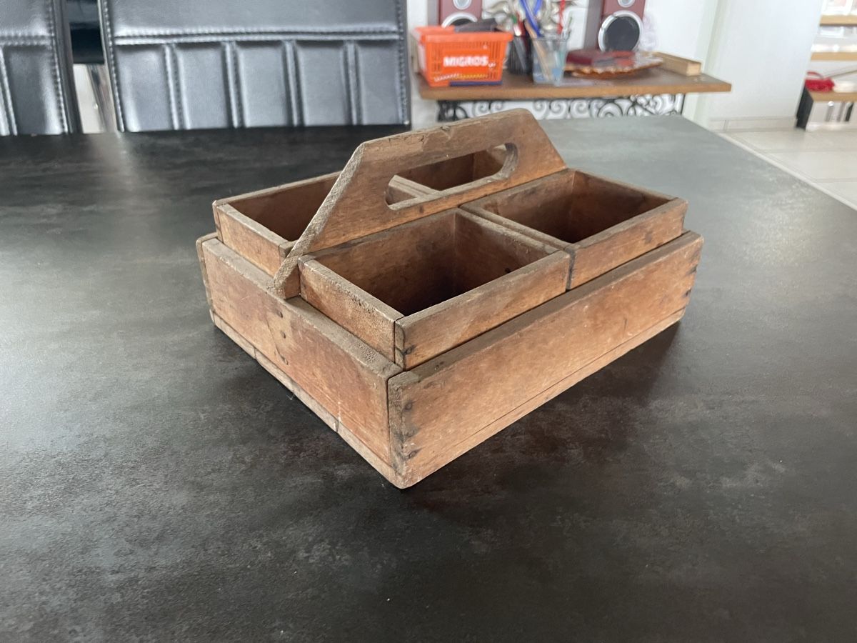 Casse di trasporto: Ancienne Petite Caissette en Bois Massif – Usato da Vallamand venduto da Bricbracbroc82