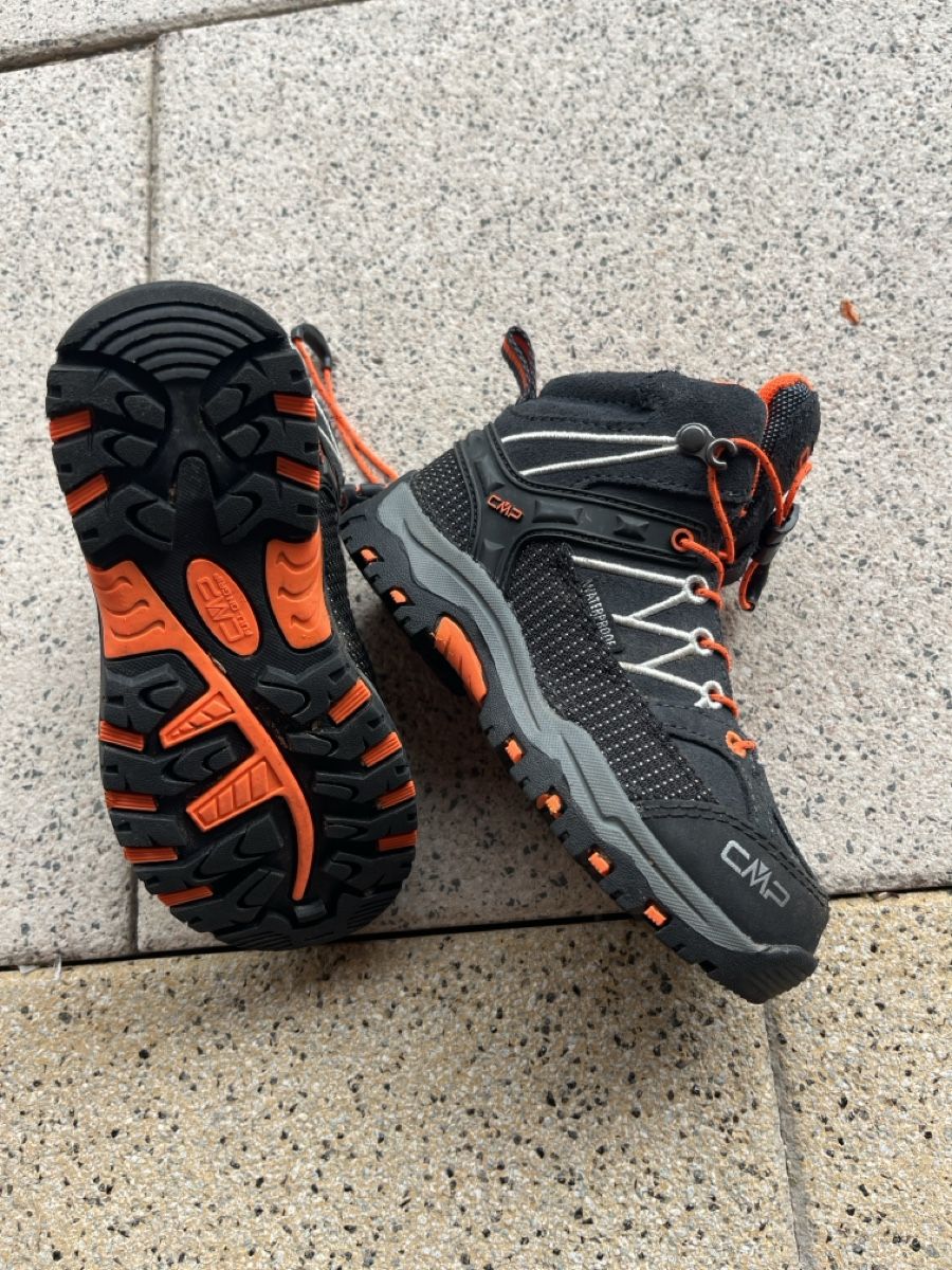CMP Scarpe per ragazzi: CMP Wanderschuhe Kinder Schwarz Orange Grösse 28  – Usato da Wallenwil venduto da cleliafrei 1