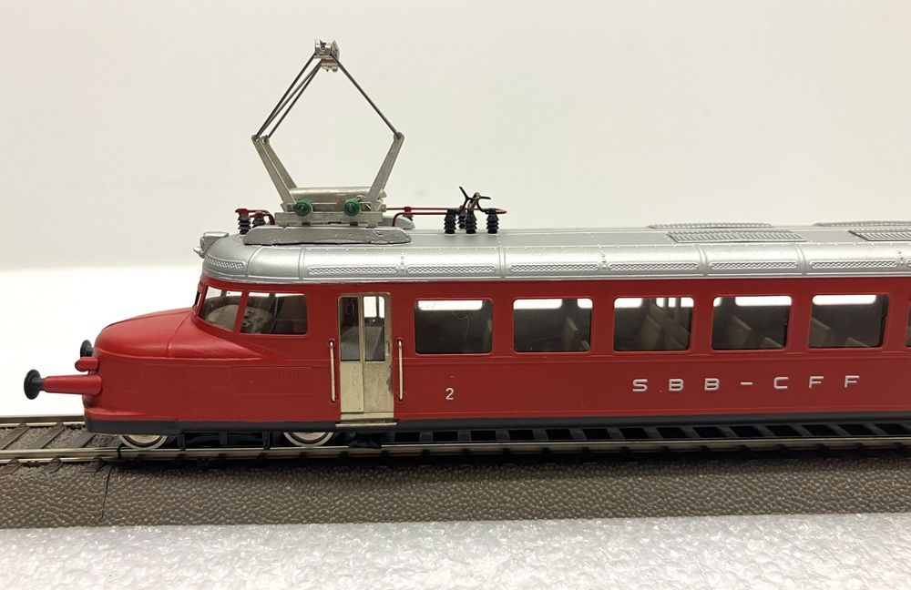 Swiss Modelleisenbahnen: smf ag CHF 1981 H0= schöner roter Pfeil - Messing Swiss Made – Gebraucht aus Thun von retoolinoo 3