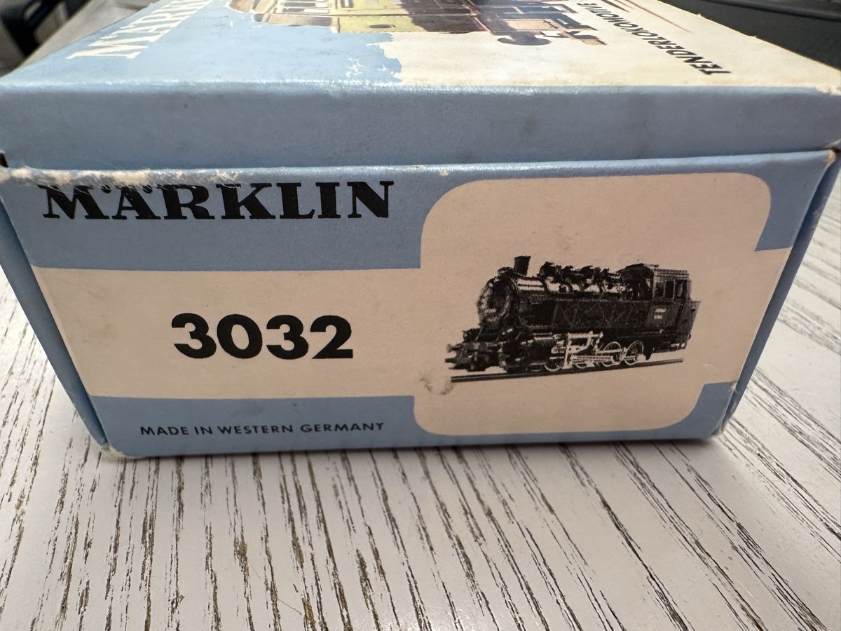 Märklin Modelleisenbahnen: Märklin 3032 DB BR 81 Tenderlok – Gebraucht aus Lupsingen von New-Haven 8