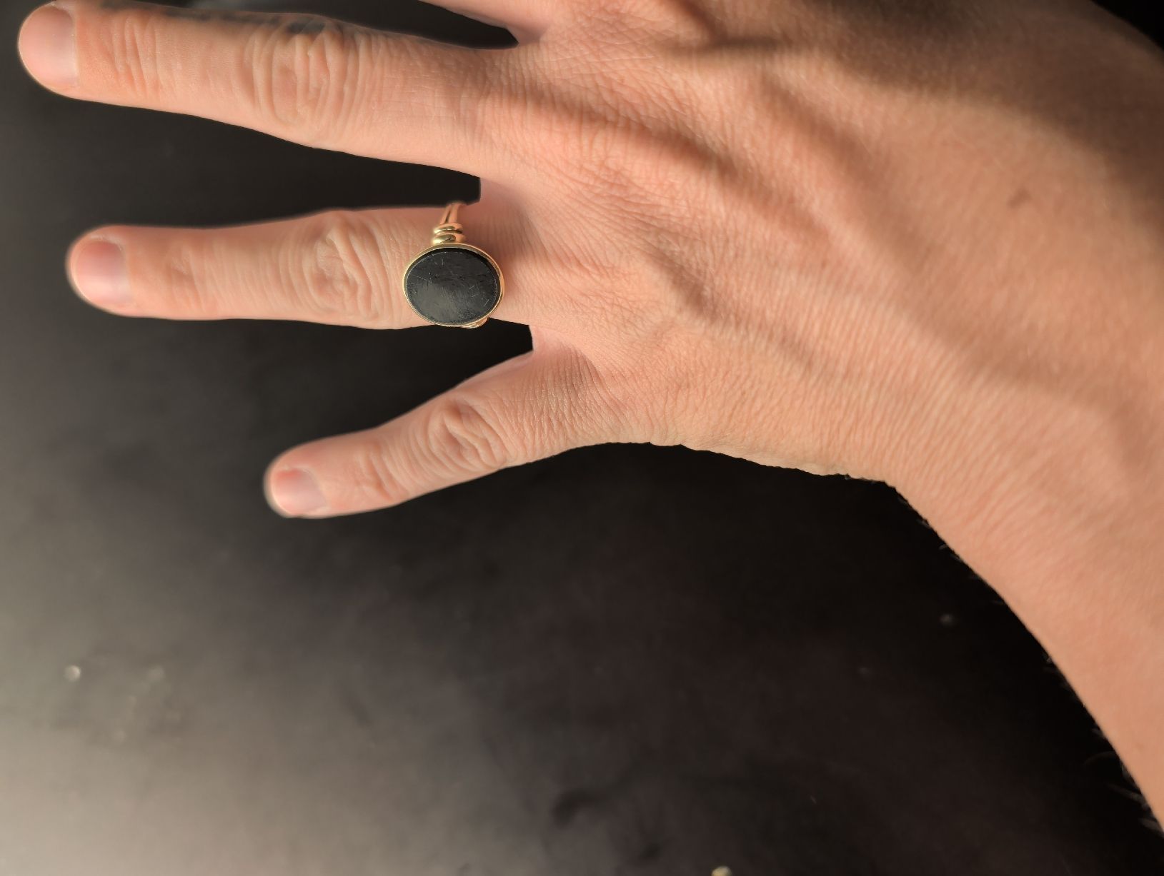Anelli: Gold Ring with Black Stone, Size 18, Good Condition – Usato da Chur venduto da aur_s5mj 7