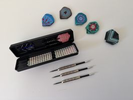 Steel Darts 22g mit diversen Flyern
