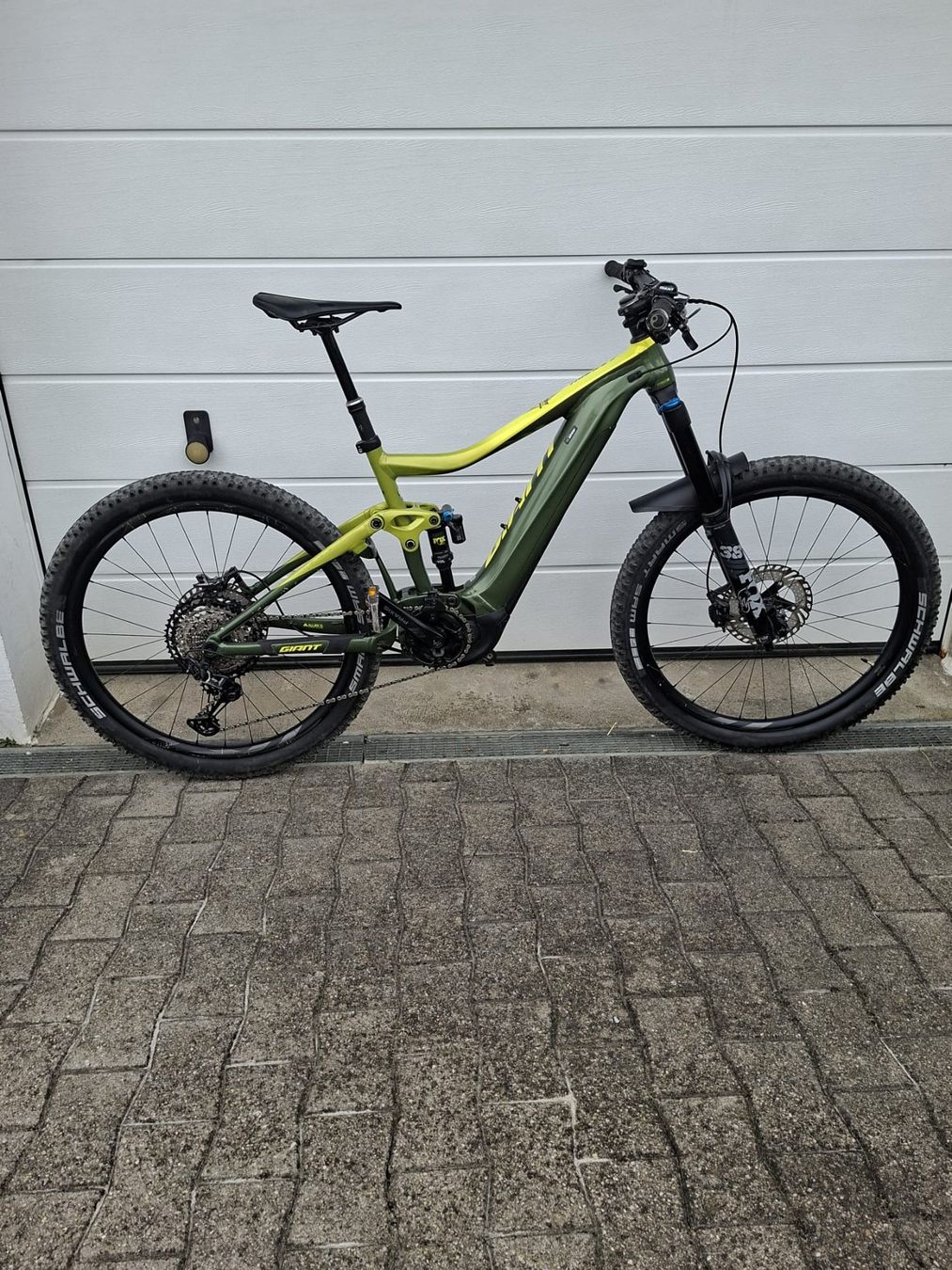Giant Velos: E - MTB Giant Trance E +1Pro – Gebraucht aus Bichwil von Zibi40