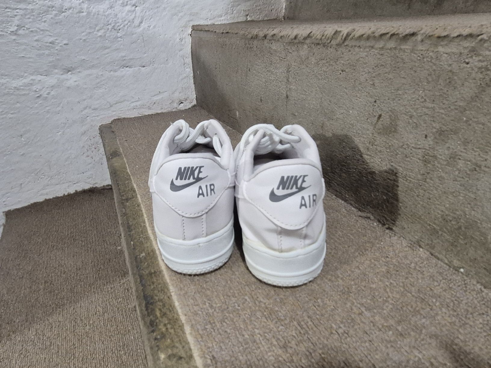 Nike Scarpe da donna: Nike Air Force 1 – Usato da Winterthur venduto da Lumi11 2