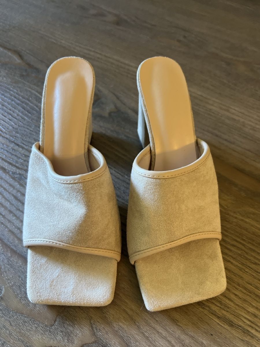 Scarpe da donna: Sandaletten beige Grösse 38 neu – Nuovo (secondo la descrizione) da Illnau venduto da Michele0210_
