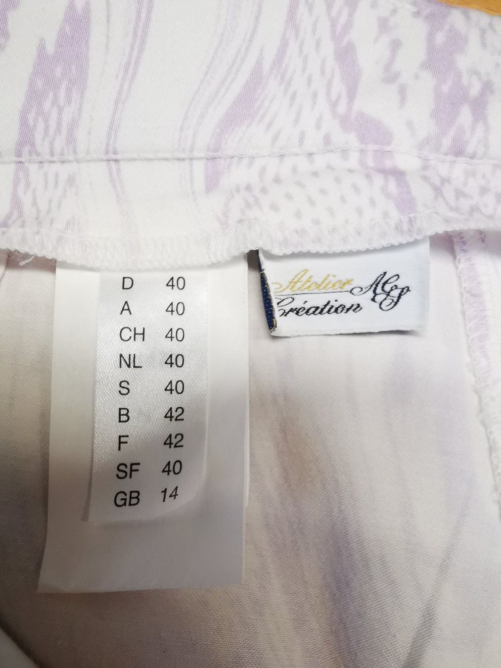 Pantaloni: Damenhose weiss-lila – Nuovo (secondo la descrizione) da Seuzach venduto da NaehdesignMirjam 6