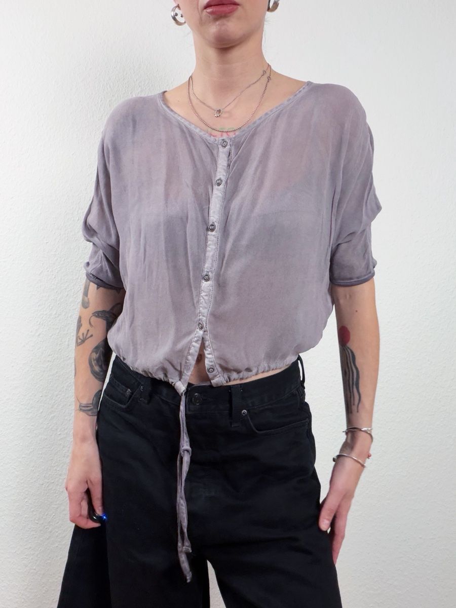 Camicette: Short Sleeve Blouse Size 38 Grey Button Up – Usato da Knonau venduto da Grapesvintage