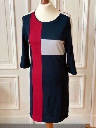 TOP: Colourblocking Kleid in S  ❤ OUI