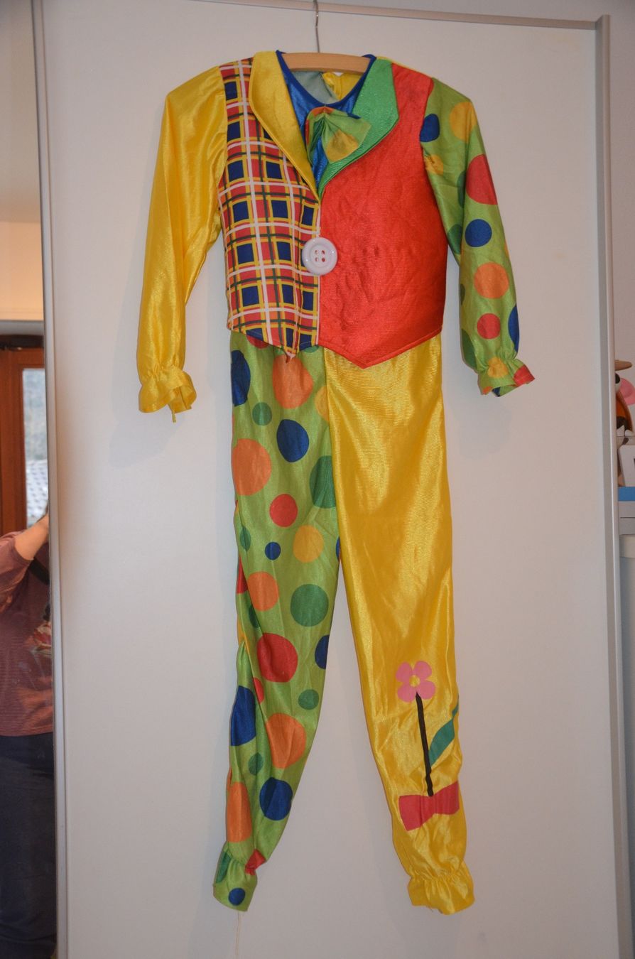 Lotti & Set di vestiti: TAILLE 8-10 JAHRE – Usato da Chiasso venduto da Dolly015