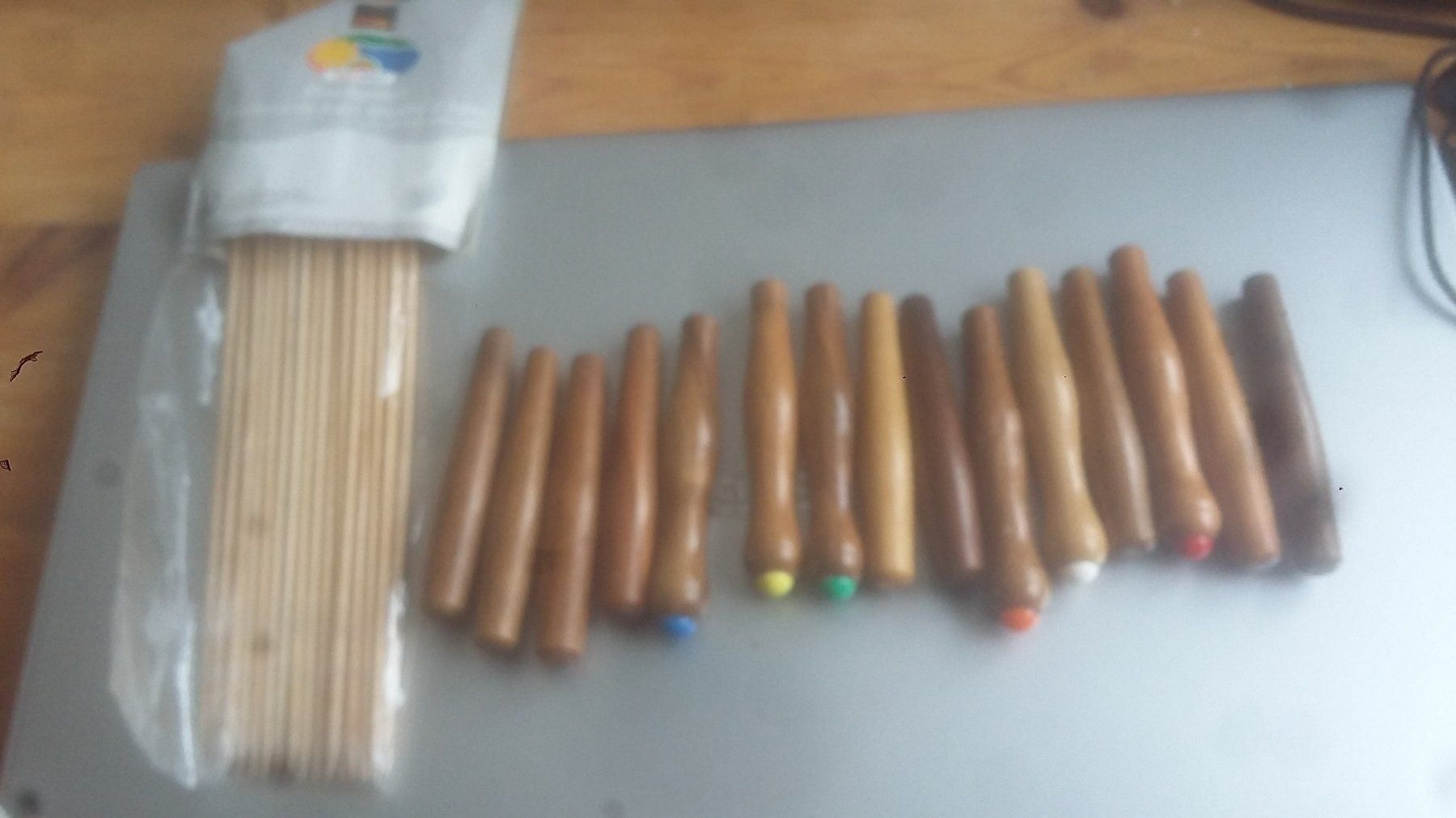 Bestecksets: 15 bois et brochettes en bois – Gebraucht aus Miecourt von Marly1 1