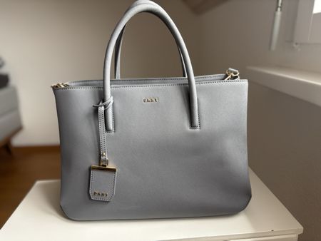 DKNY Handtasche grau mit Schulterriemen