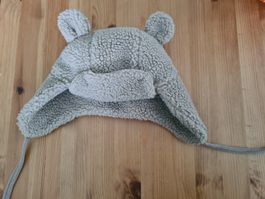 Baby Mütze C&A Teddybär Optik  Grösse 44-45 6-9M