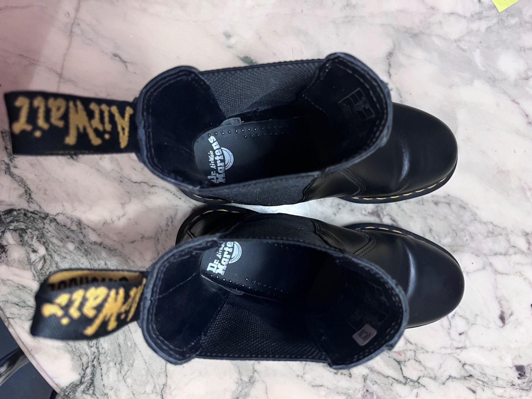Dr. Martens Scarpe da uomo: Doc Martens Chelsea Boots – Usato da Bremgarten AG venduto da Arta57 1