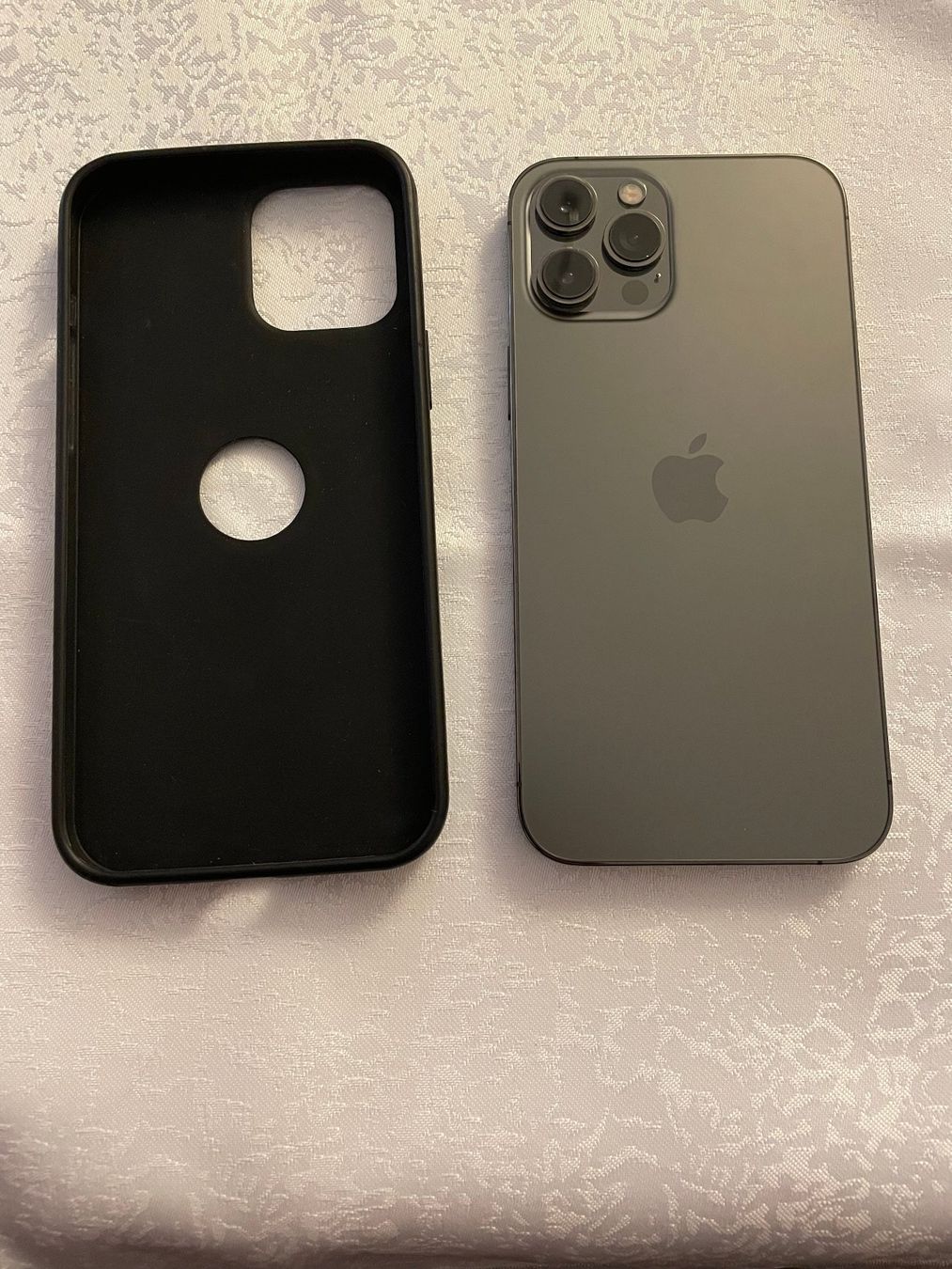 Apple Handys / Smartphones: IPHONE 12 PRO MAX, GRAPHITE 256GB MIT SCHUTZHÜLLE – Gebraucht aus Affoltern am Albis von  2