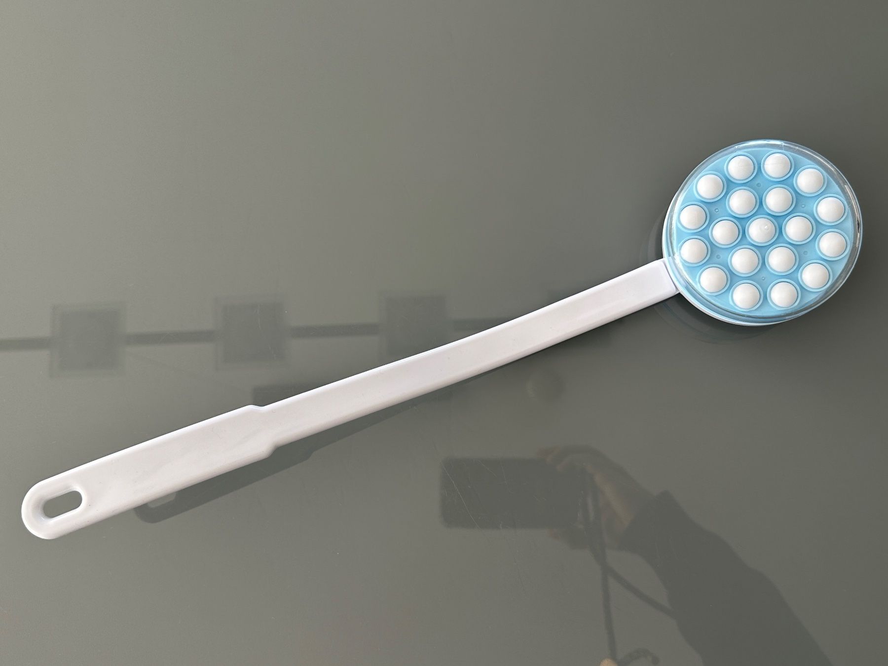 Altro per la cura del corpo: Eincremehilfe Rücken – Usato da Zollikon venduto da Krenapf