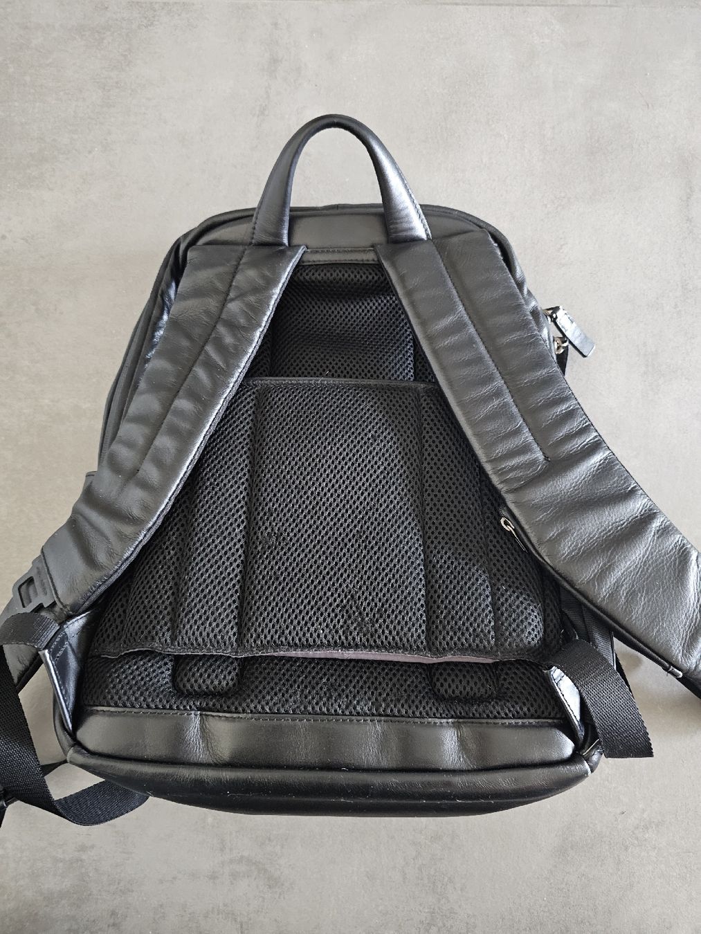 Piquadro Zaini: Piquadro Urban Backpack in Leder – Usato da Birmensdorf ZH venduto da Simeon84 1