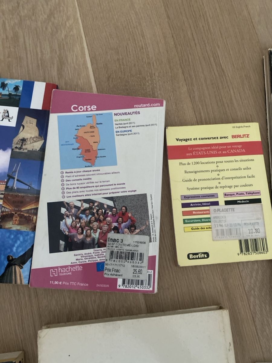 Libri: Différents guides de voyage  – Usato da Bussigny venduto da Pauline.dbs 2