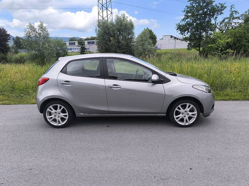 Automobili: Mazda 2 günstig zu Verkaufen – Usato da Montlingen venduto da Fitz46
