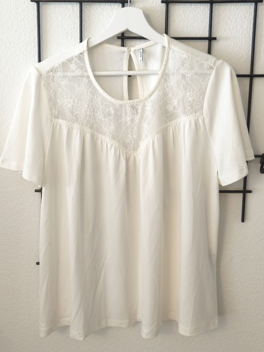 Only Blusen: Only Bluse, Gr. M, Kurzarm, Creme-Weiss, Spitze – Neu (gemäss Beschreibung) aus KRIENS von Franzy_Blond10 4