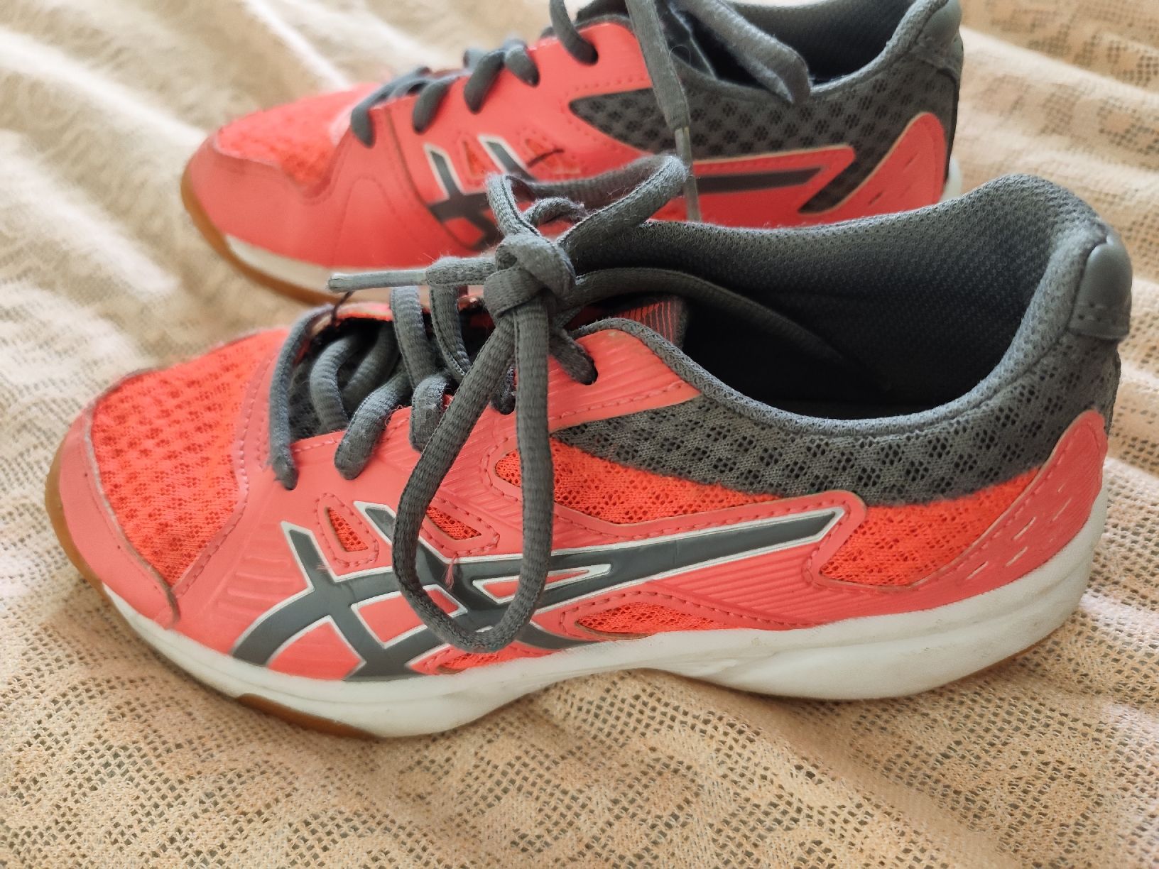 Asics Scarpe per ragazzi: Asics gr. 34.5 Hallenturnschuhe  – Usato da Muttenz venduto da Hermesvonthan 6