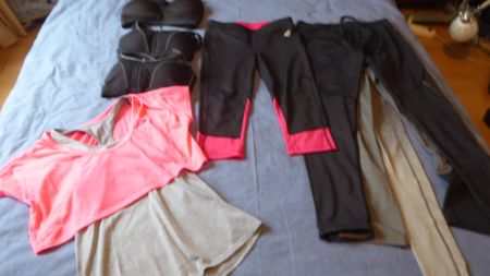 8 Teilig Sportset 3 Lan. Hosen 1 kur Hose 1Tshirt 3 BH Gr S