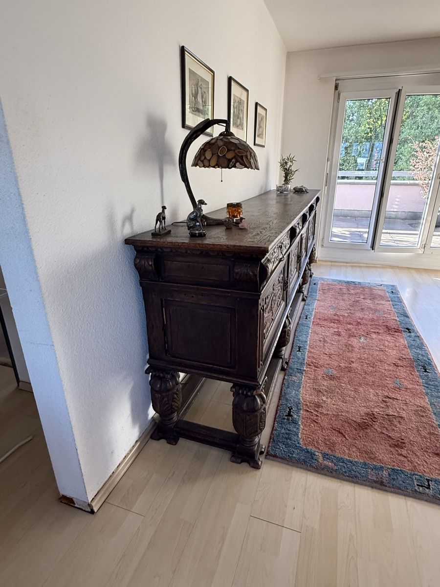 Büffets: Antikes Sideboard aus Eiche im Tudor Stil – Gebraucht aus Binningen von Mbinc 2