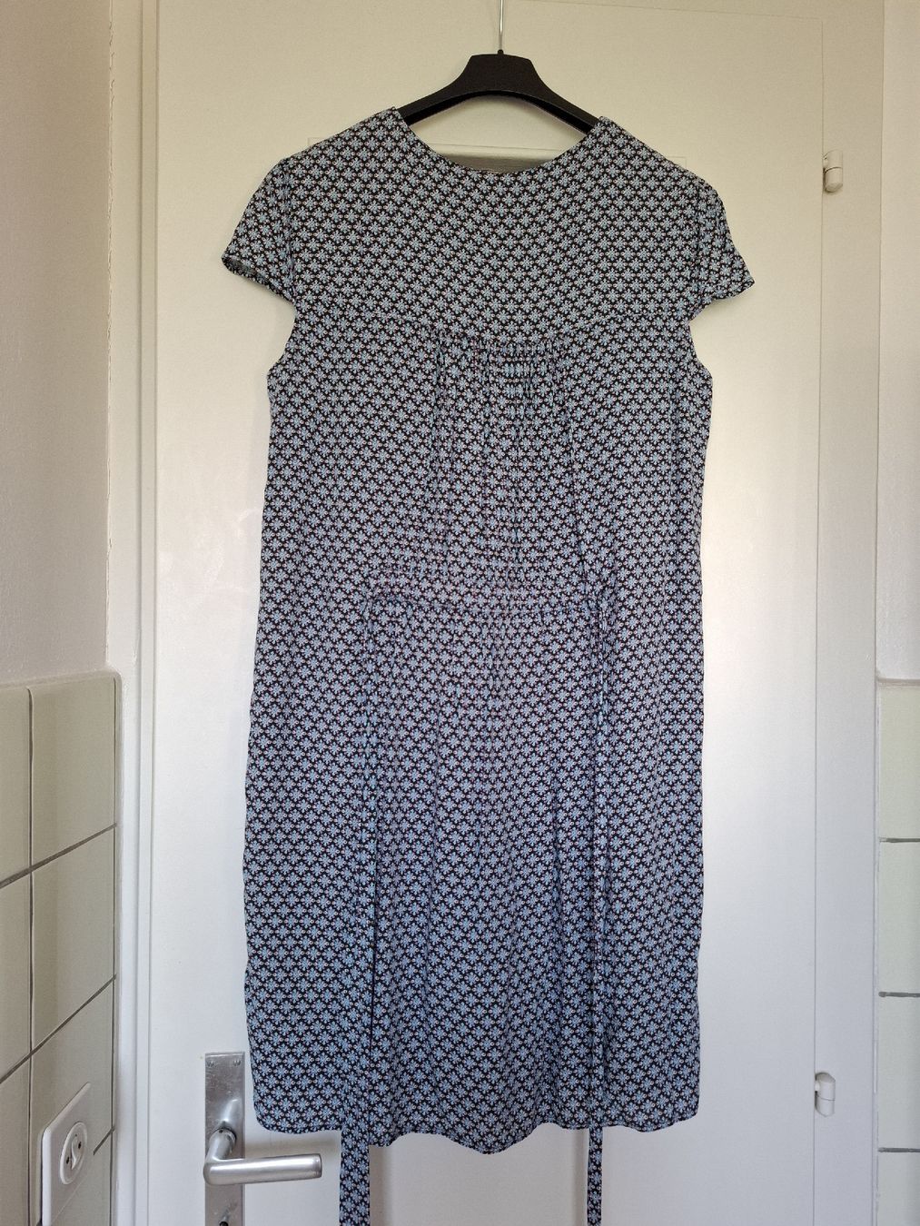 Esprit Kleider: Robe Esprit – Neu (gemäss Beschreibung) aus La Tour-de-Peilz von Marin_nette 4