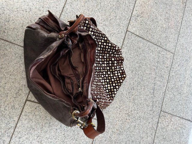 Sacs femmes: Campomaggi Ledershopper mit Nieten – D'occasion à Thalwil par Baboo010 1
