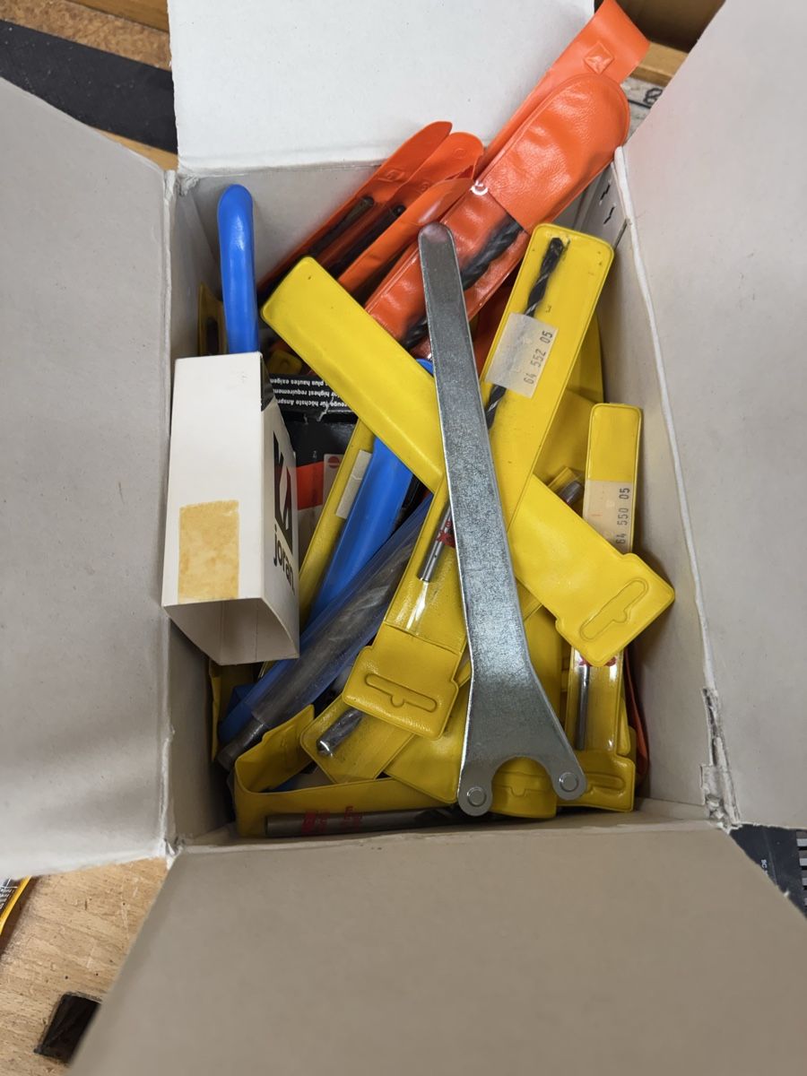 Tous les outils: Feilen, Bohrer, Steinbohrer – D'occasion à Zürich par Elias_Zh 2