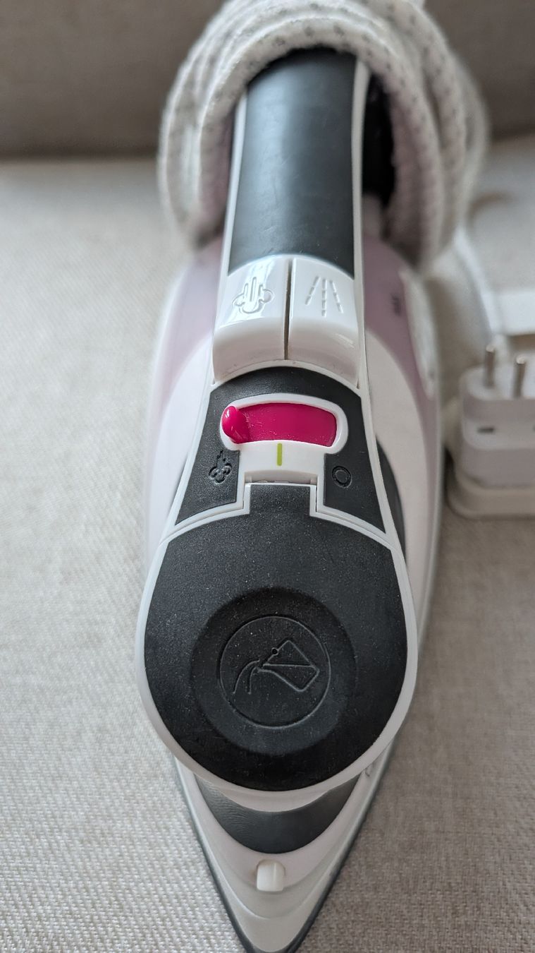 Bügeleisen: Murphy Richards Comfigrip Iron, good condition – Gebraucht aus Uster von jap_k7fq 1
