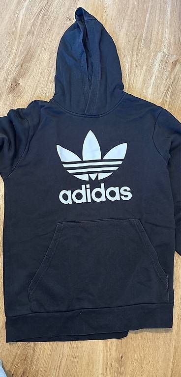 Maglioni & Felpe: Hoodie Adidas – Usato da Schöftland venduto da nis_9zs5