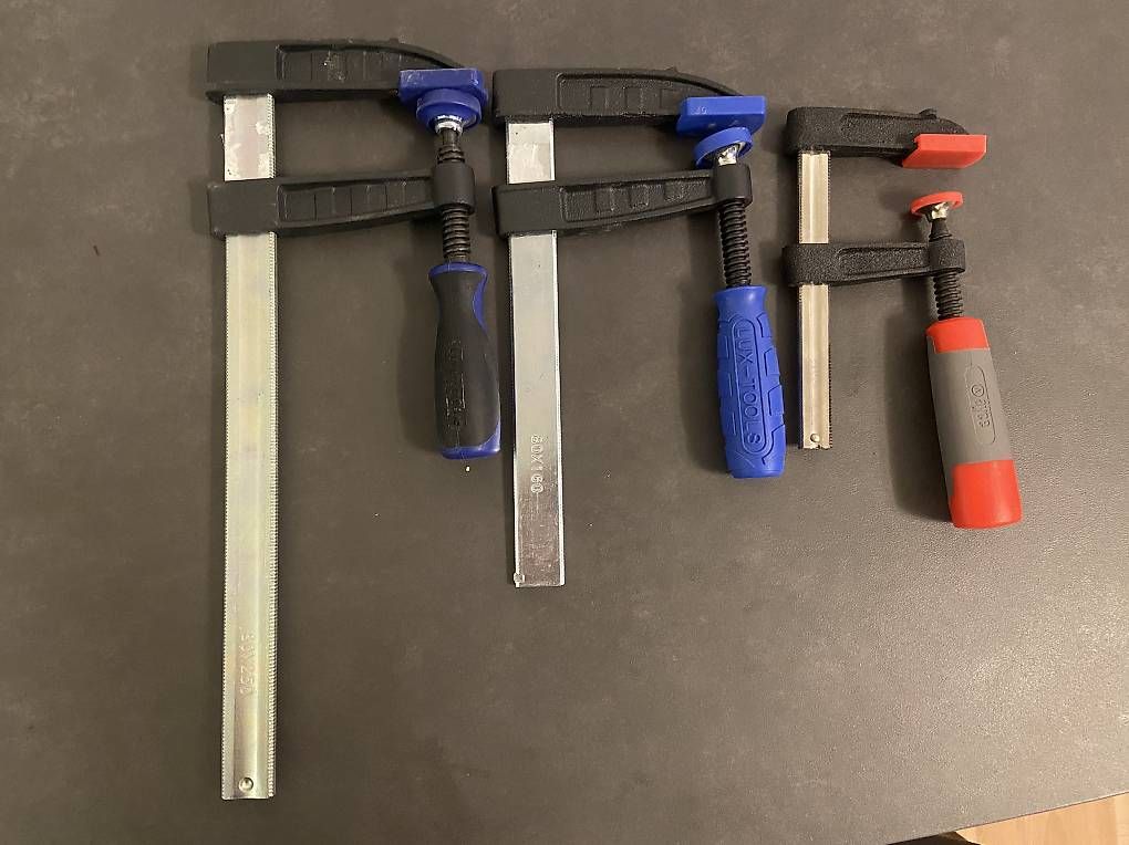 Tutti gli attrezzi: Schraubzwingen Set  3 Stück – Usato da Oberengstringen venduto da and_xth6