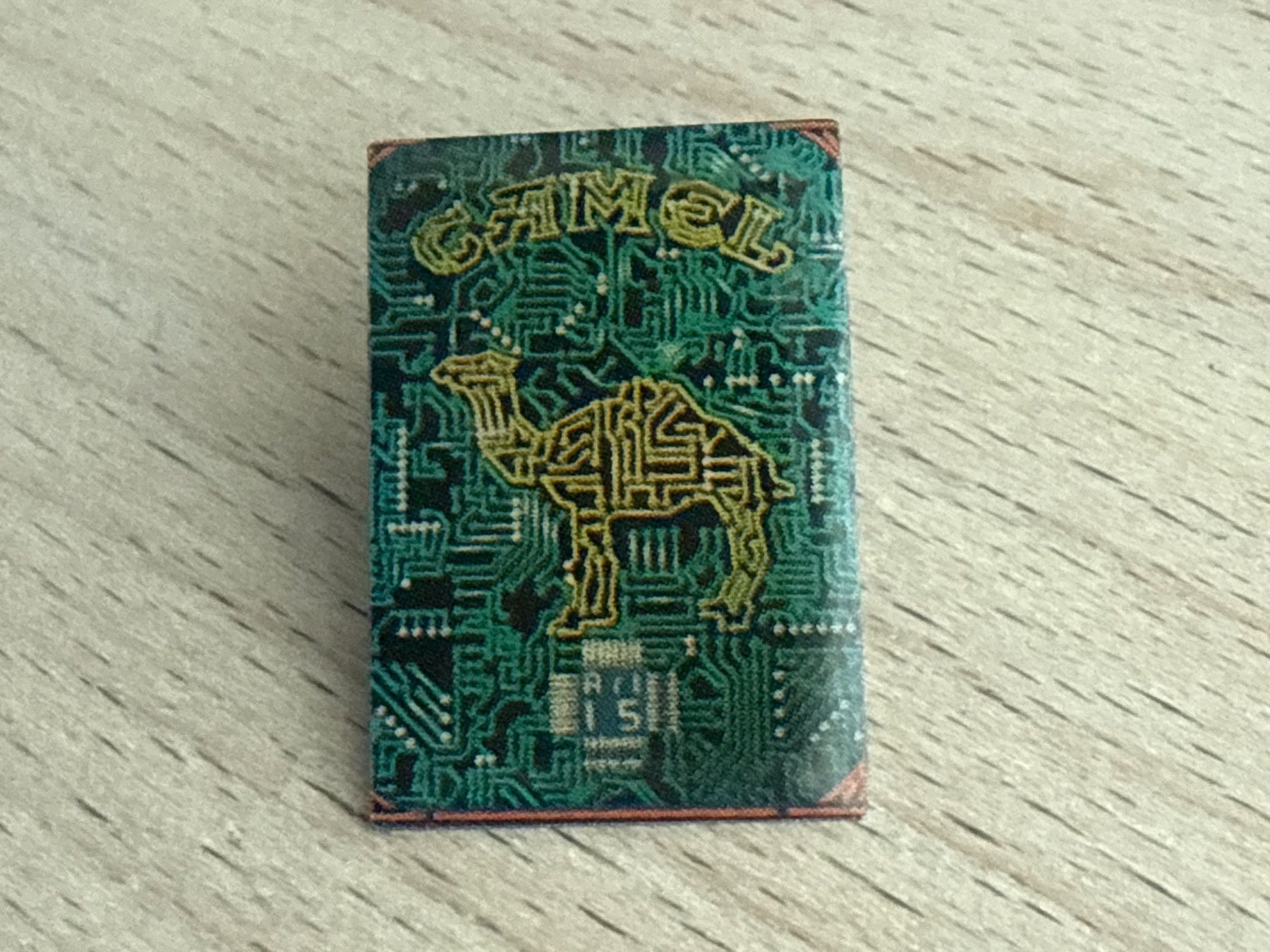 Camel Plaketten & Abzeichen: Pin Camel – Gebraucht aus Glattbrugg von Schweigmatt