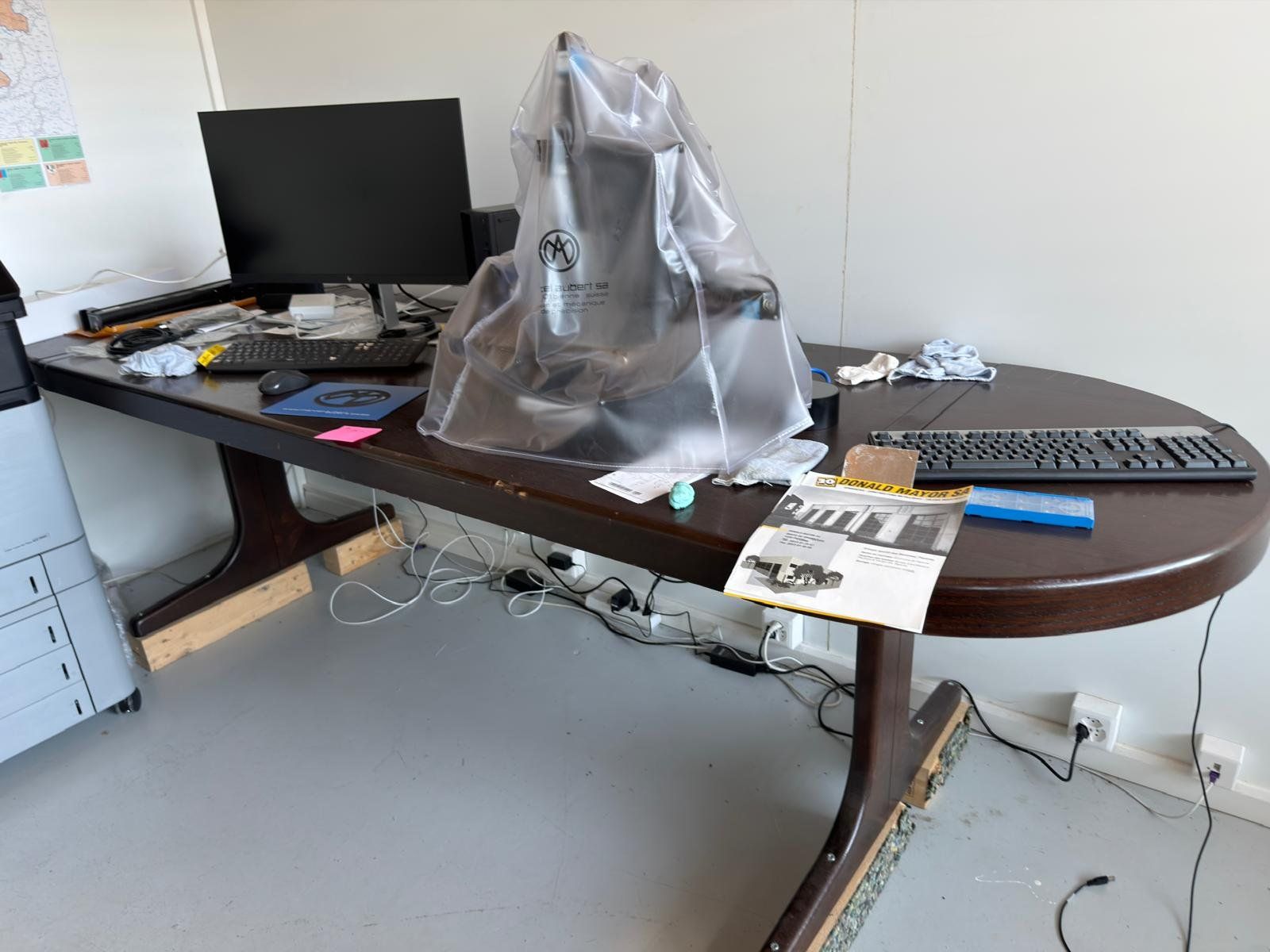 Armadi: Divers matériels de bureau / tables – Usato da Payerne venduto da rau_s79d 4